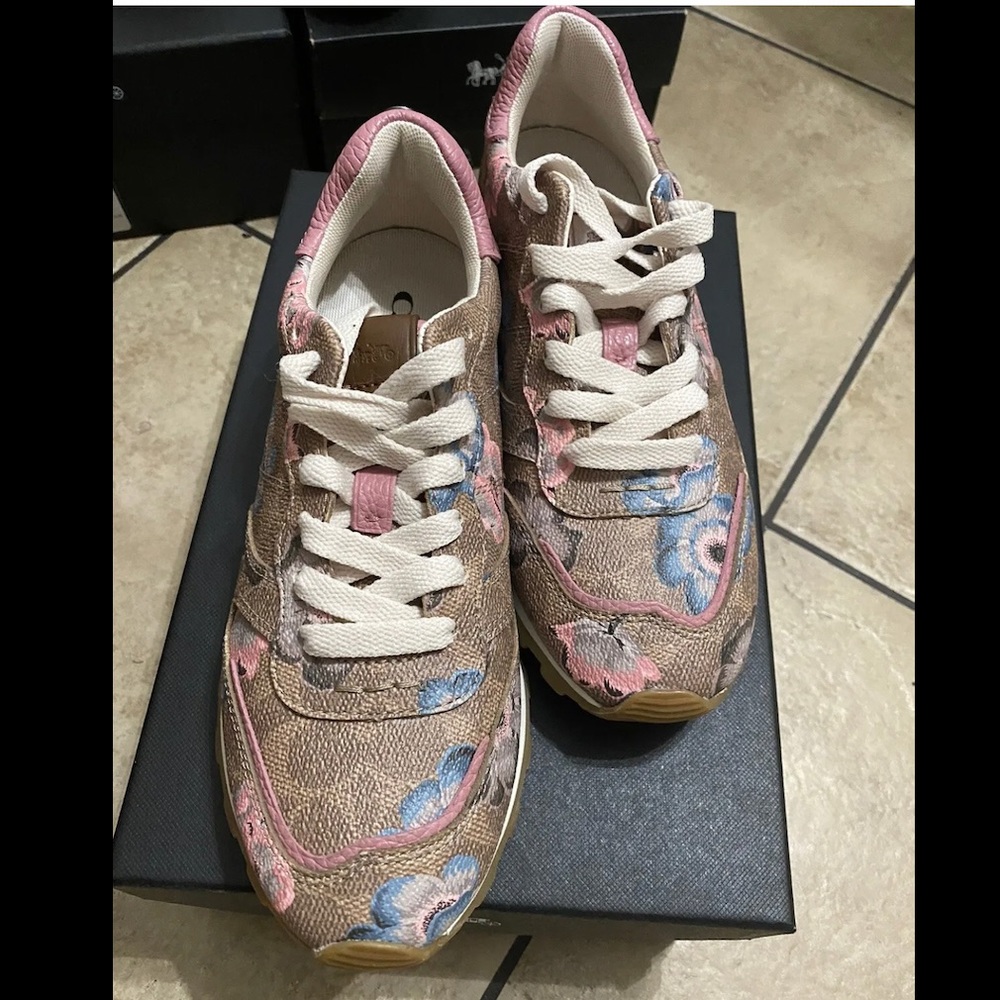 Coach C118 Runner with  Kaffe Fassett Print Sneakers Size 7B